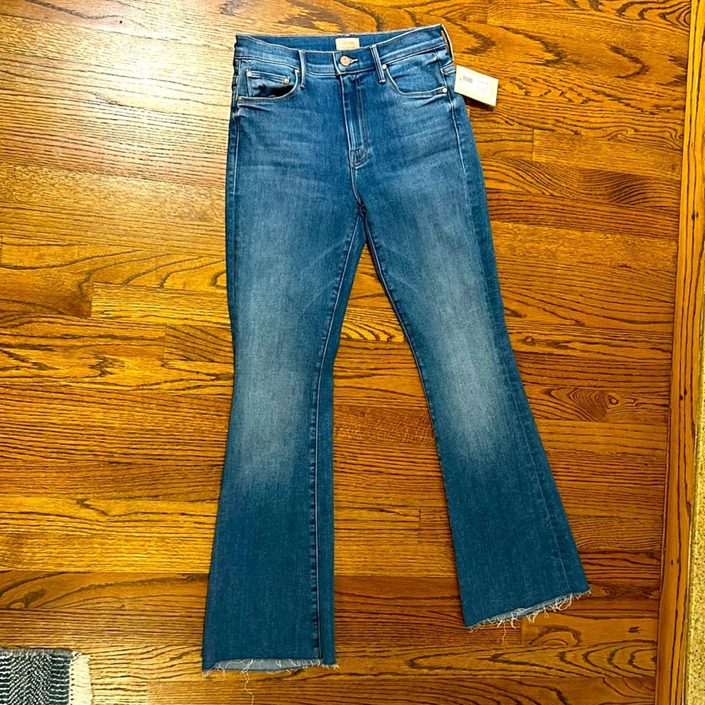 NWT. Mother Denim the weekender fray. Never been worn size 29